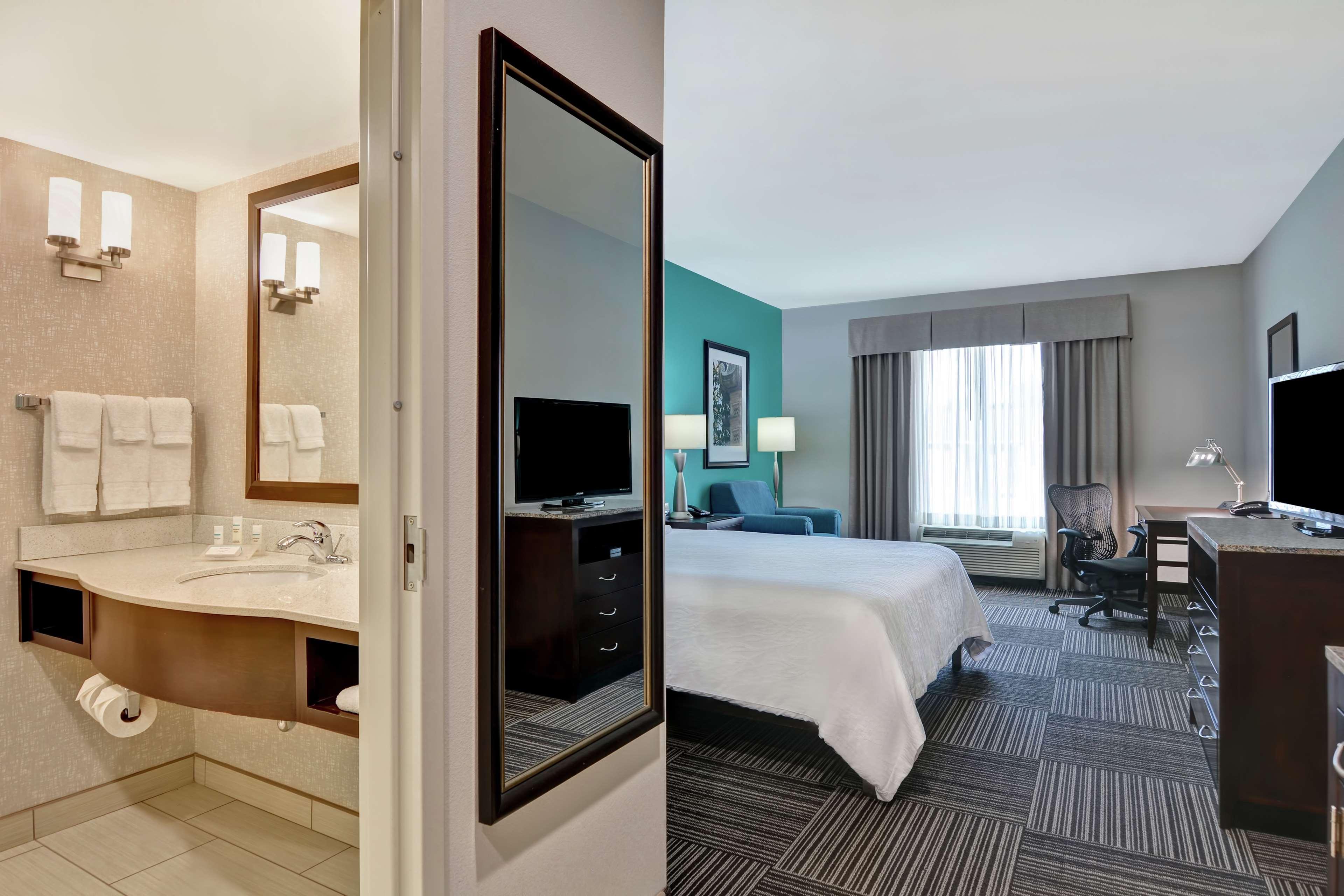 Hilton Garden Inn And Fayetteville Convention Center מראה חיצוני תמונה