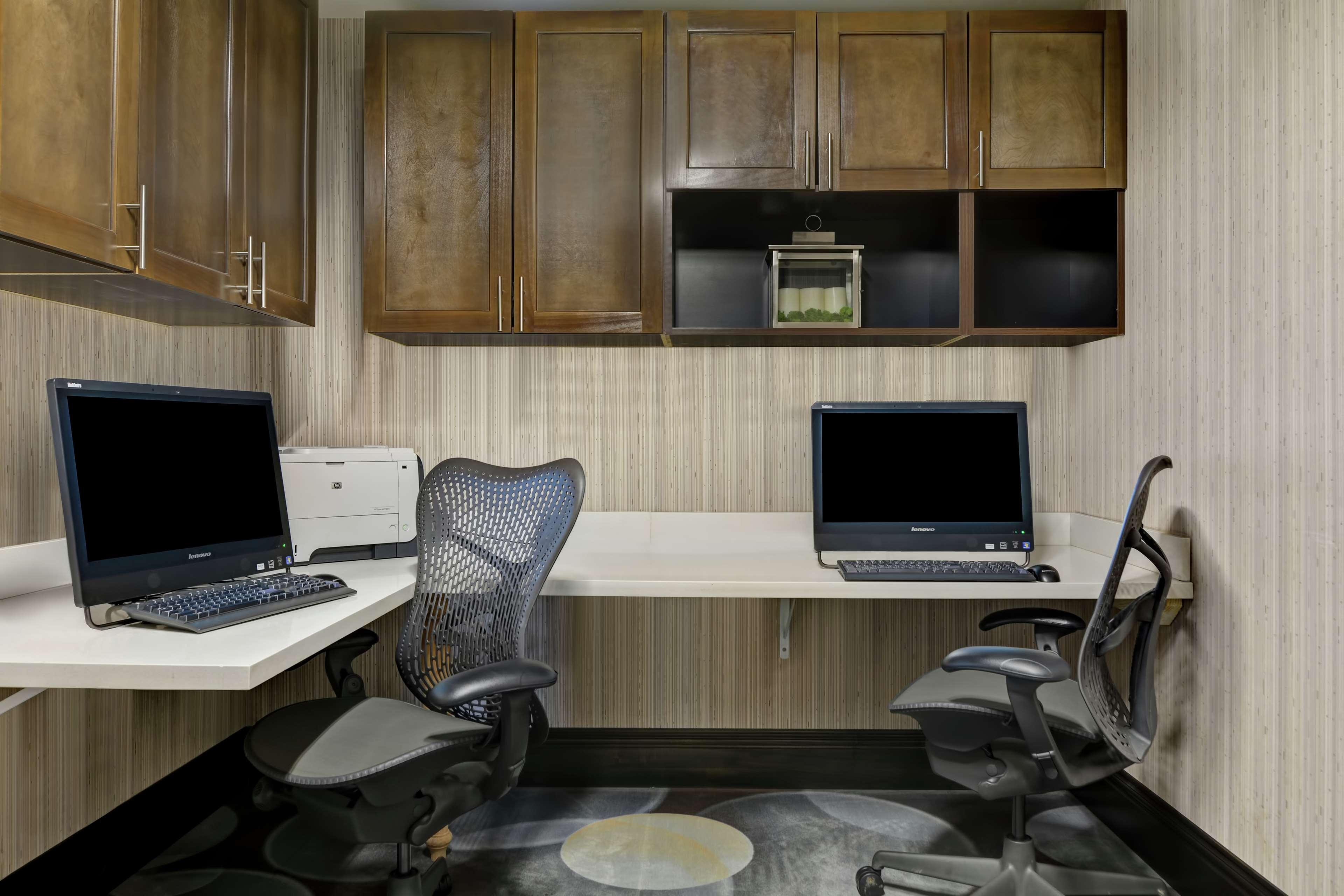 Hilton Garden Inn And Fayetteville Convention Center מראה חיצוני תמונה