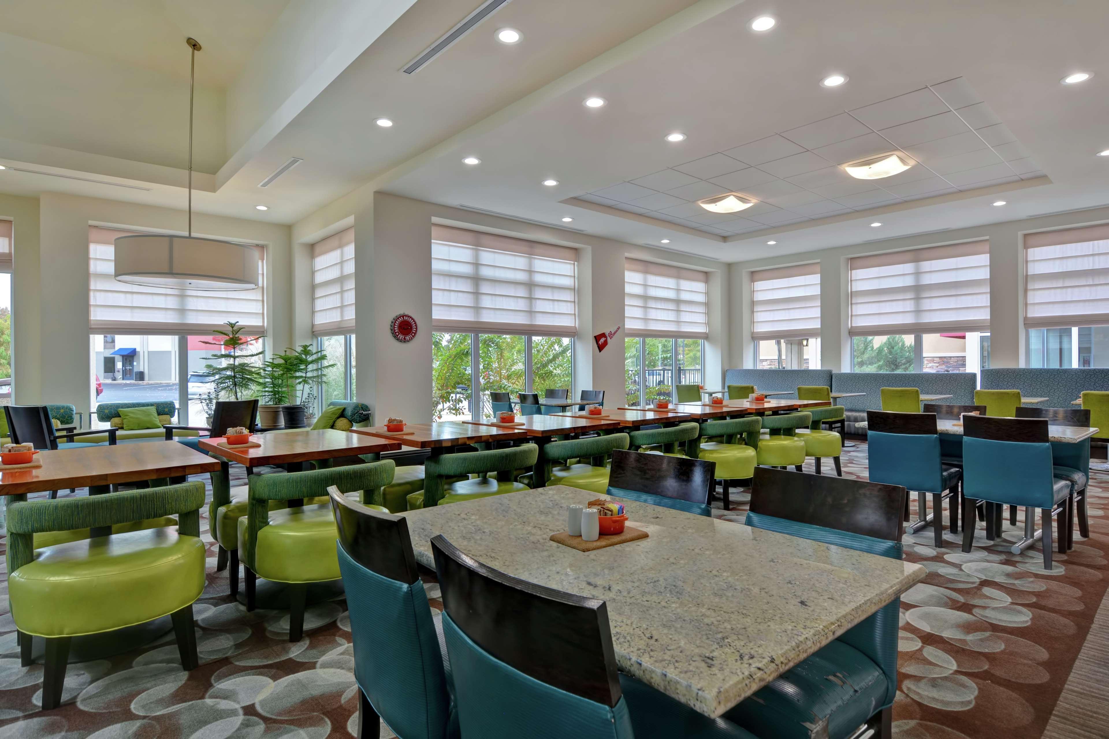 Hilton Garden Inn And Fayetteville Convention Center מראה חיצוני תמונה
