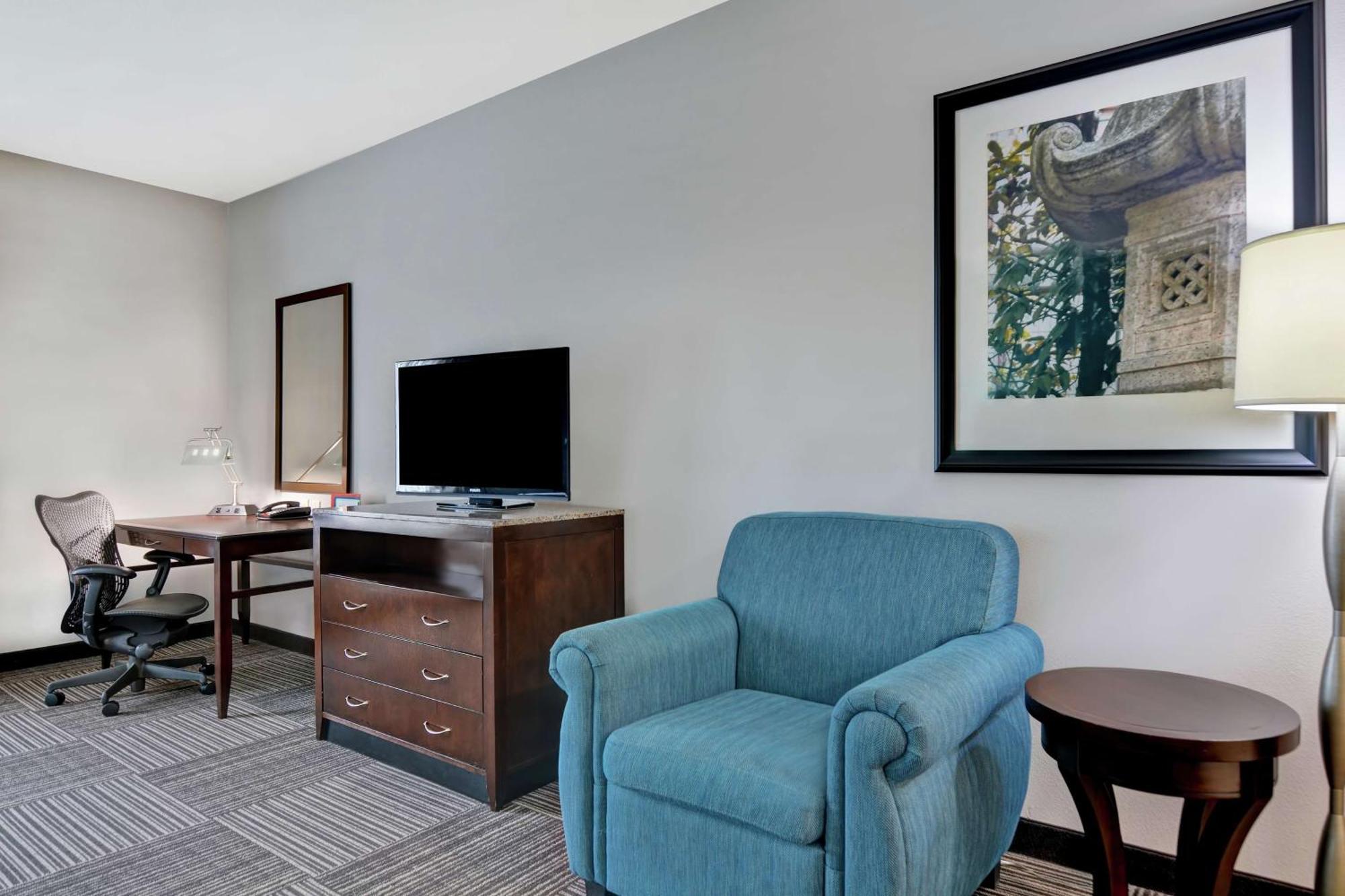 Hilton Garden Inn And Fayetteville Convention Center מראה חיצוני תמונה